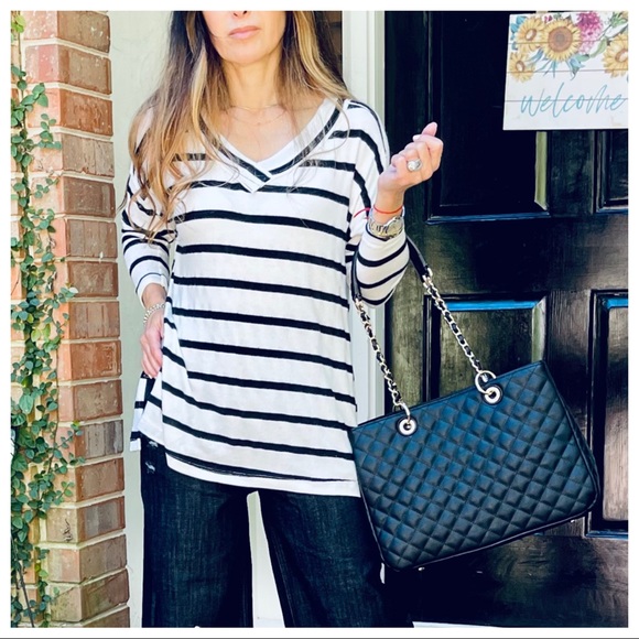 #03 Fabulous vegan leather quilted chain tote Bag - Picture 2 of 8